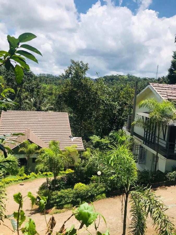 Letstay Vythiri Hill Palace ภายนอก รูปภาพ